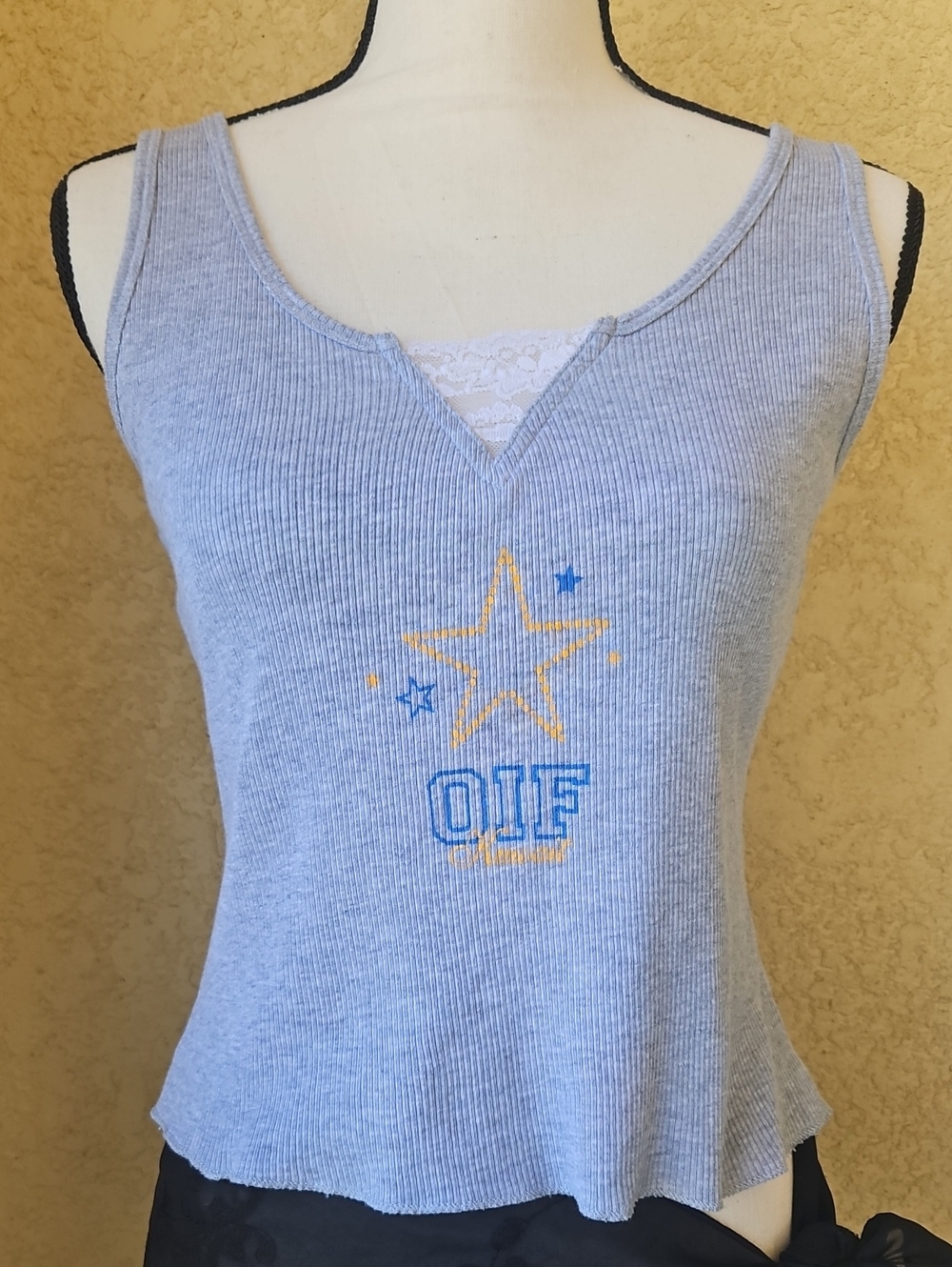 OIF Kuwait Crop Top Tank Top